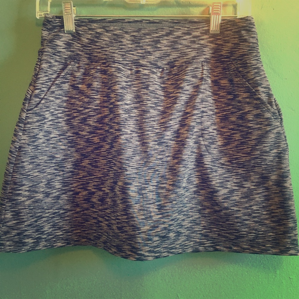 Black space dye biker skort